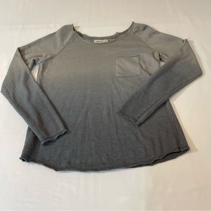 DAYTRIP WOMENS TOP , SIZE SMALL, NICE PREOWNED CONDITION